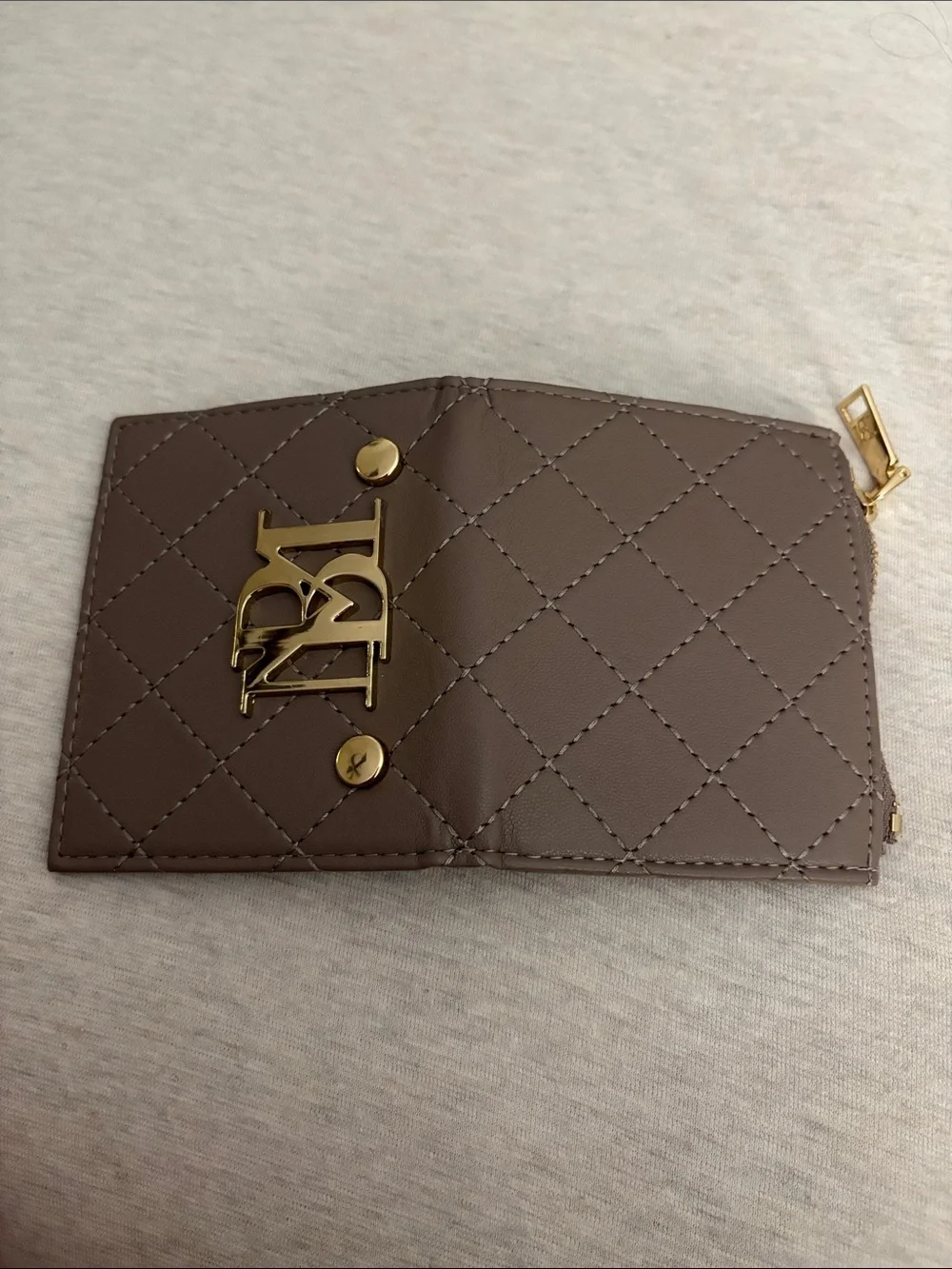N/A compact quilted